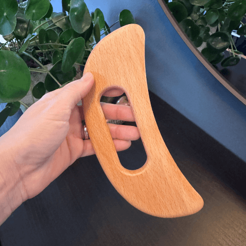 Gua Sha Massageskrapa i trä – Massera bort spänningar