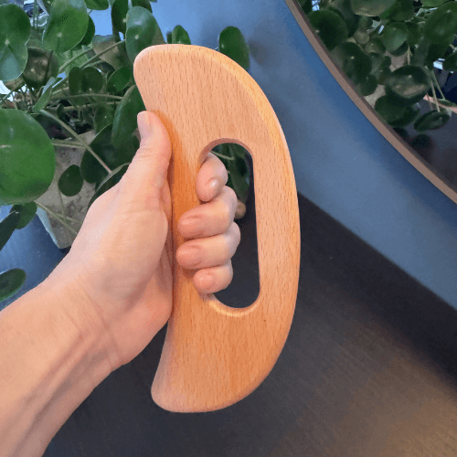 Gua Sha Massageskrapa i trä – Massera bort spänningar
